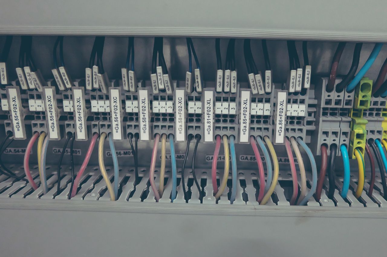 Oprogramowanie inżynierskie do PLC – co powinno zawierać?